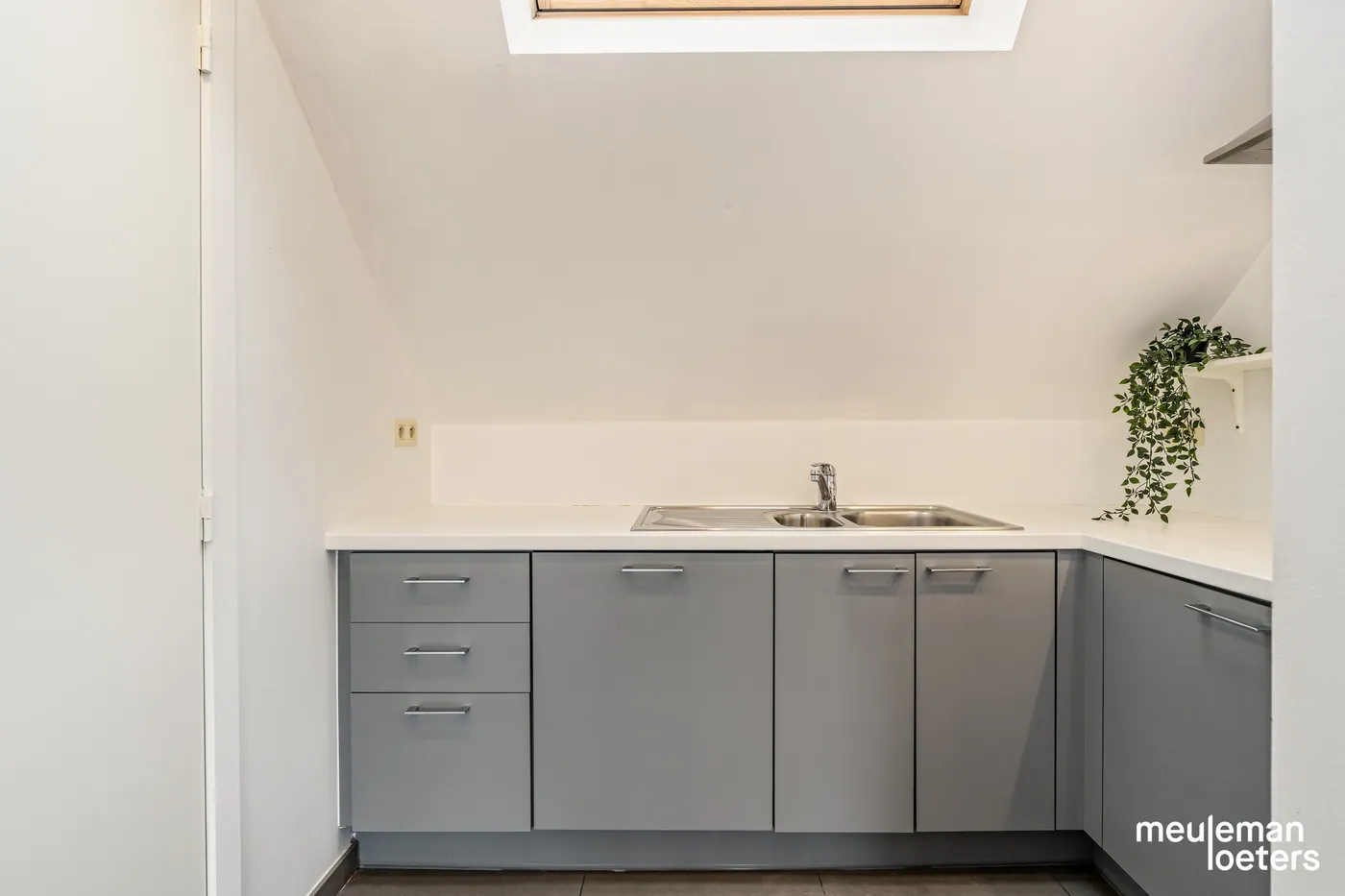 Lichtrijk en eigentijds penthouse met drie slaapkamers, twee terrassen en overdekte parkeerplaats - foto 5