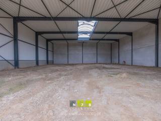 UNIT 1 VAN 510M² IN BEDRIJVENPARK GREMELSLO TE MAASEIK.KENMERKEN- oppervlakte: 510m²- 1 sectionaalpoort (4.00m breed x 4.20m hoog)- gevelbekleding:...