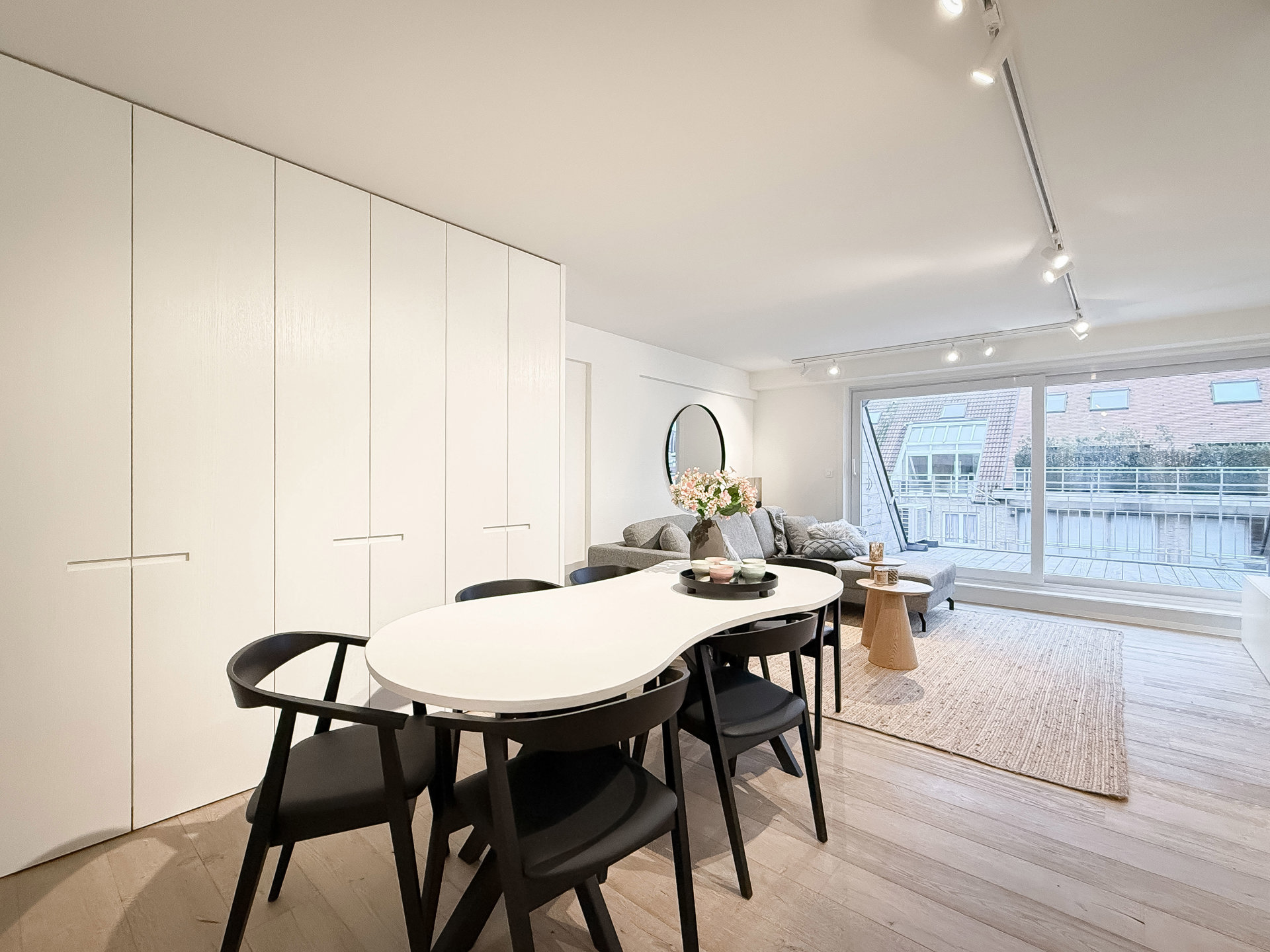 Stijlvol gerenoveerd duplex-appartement met 2 zonneterrassen - foto 4