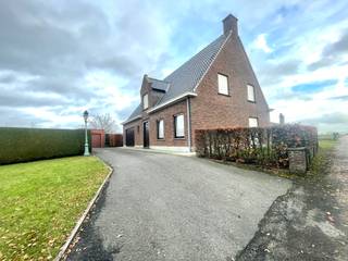 Passendale: ruime open bebouwing met 5 slaapkamers te koop.Deze woning uit 1978 biedt veel ruimte en mogelijkheden voor wie op zoek is naar een...