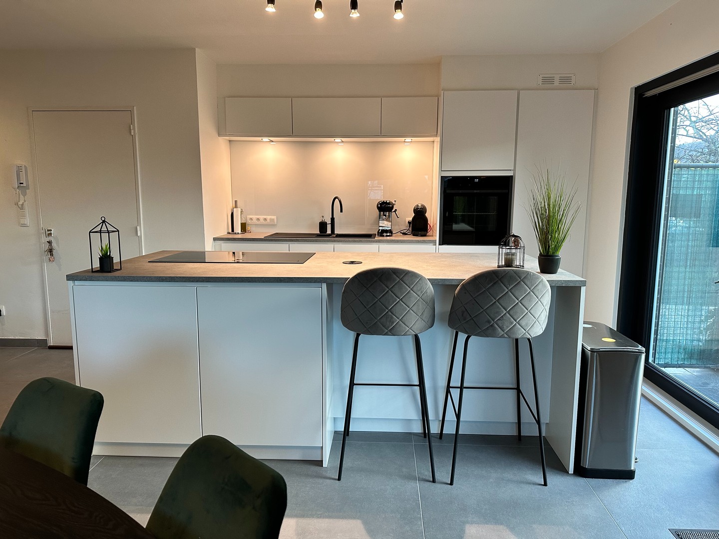 Gemeubeld 1 slaapkamer appartement met tuin en garage - foto 5