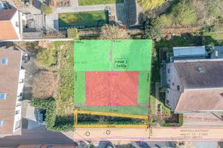 Bouwgrond van 3are 60centiare voor het oprichten van een vrijstaande woning.Gelegen in een rustige omgeving met beperkt doorgaand verkeer.Dit terrein...