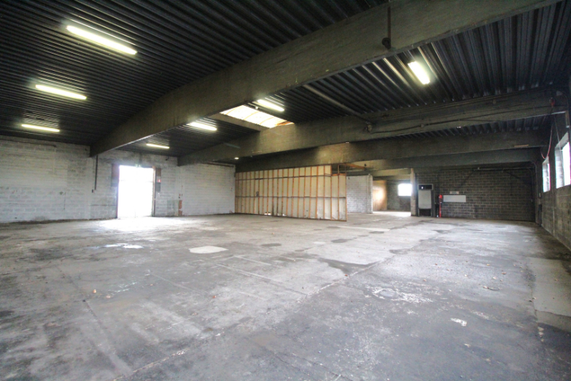 Opslagplaats te huur nabij oprit autostrade te Izegem - foto 2