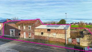 Unieke kans voor ontwikkelaars en investeerders! Deze landelijke gelegen bouwval op een perceel van 900 m² biedt...