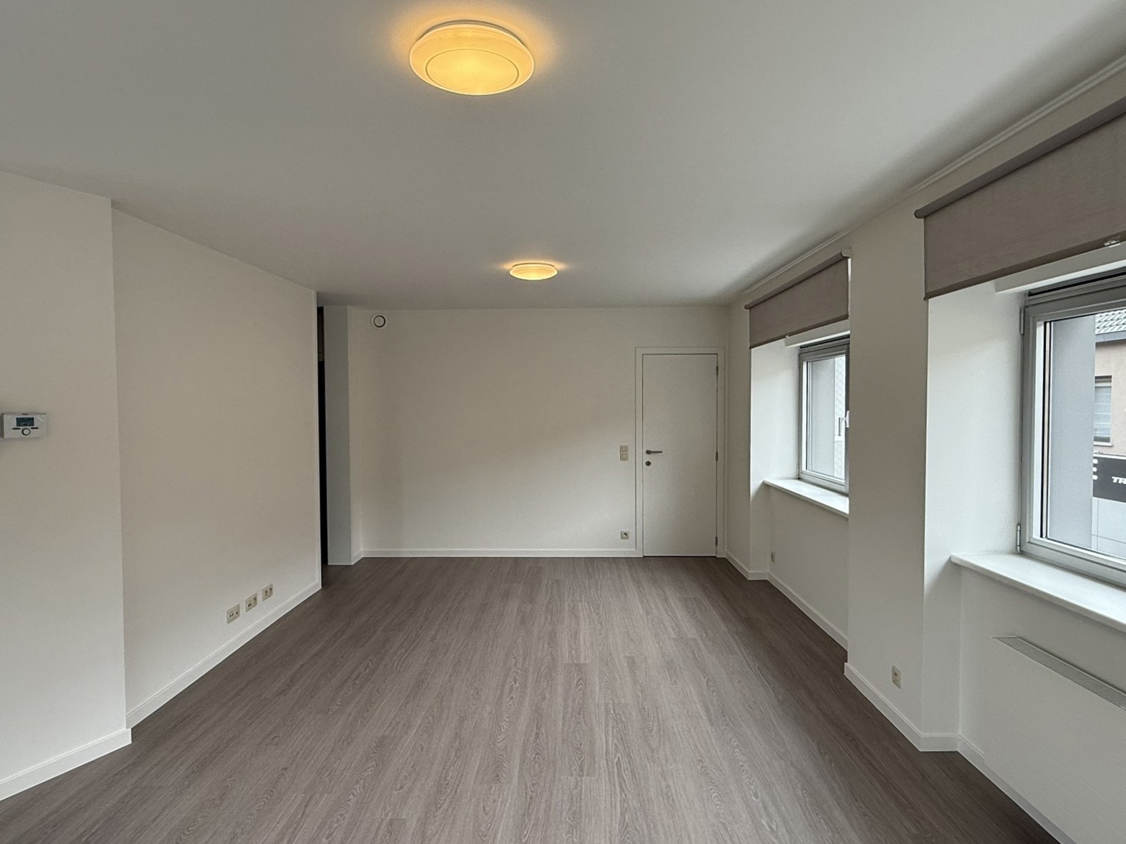 Volledig gerenoveerd, instapklaar duplex appartement met terras in het centrum van Tielt.  - foto 5