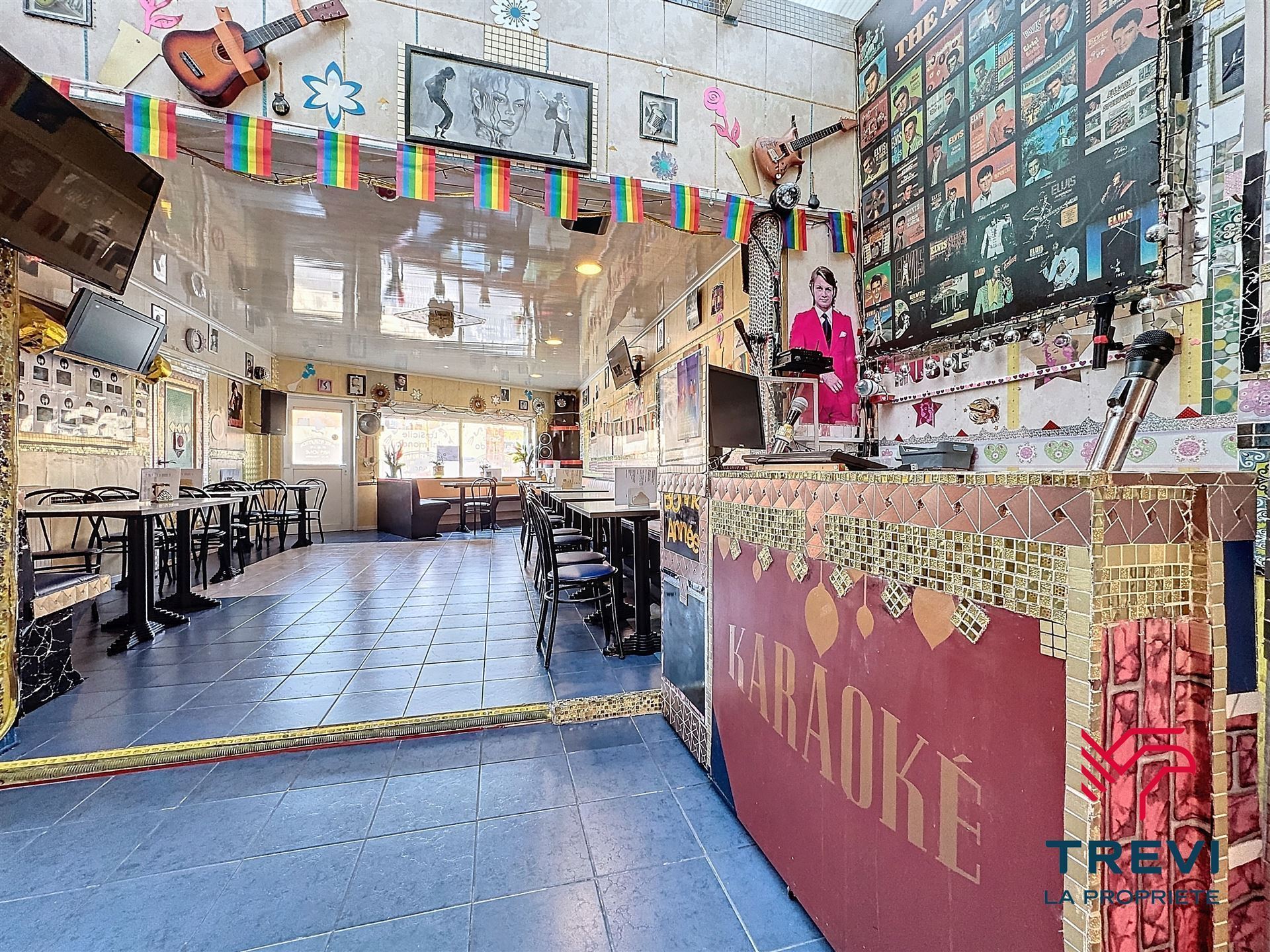 Commercieel te koop in Gilly met 6 slaapkamers - foto 5