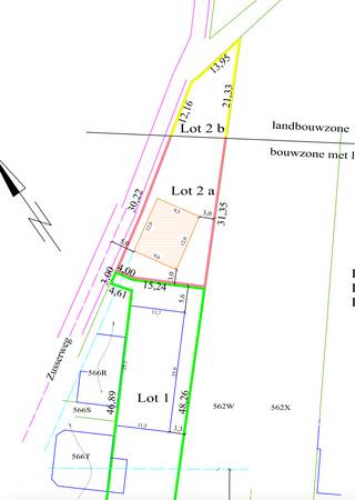Vrijstaande bouwgrond van 6a38ca met vrij zicht over de achtergelegen velden te Bolder. Omwille van de ligging in een zijstraat van de doorgaande weg Riemst - Visé geniet je van een centrale uitvalsbasis . Op die manier bevindt het centrum van Riemst zich op slechts 2 automin en bereik je bruisende steden zoals Maastricht en Tongeren op 15 min. met de wagen. Kortom een perfecte woonomgeving!<br /><br />De percelen LOT 2a + 2b, hebben de volgende kenmerken:<br />- Oppervlakte: 638m2<br />- Perceelbreedte: 19,24m<br />- Perceeldiepte: 52,68m<br />- Oriëntatie: Zuidoosten<br />- Bouwdiepte: 9,6m<br />- Bouwbreedte: 12m<br /><br />Graag meer informatie? Aarzel niet om ons te contacteren.