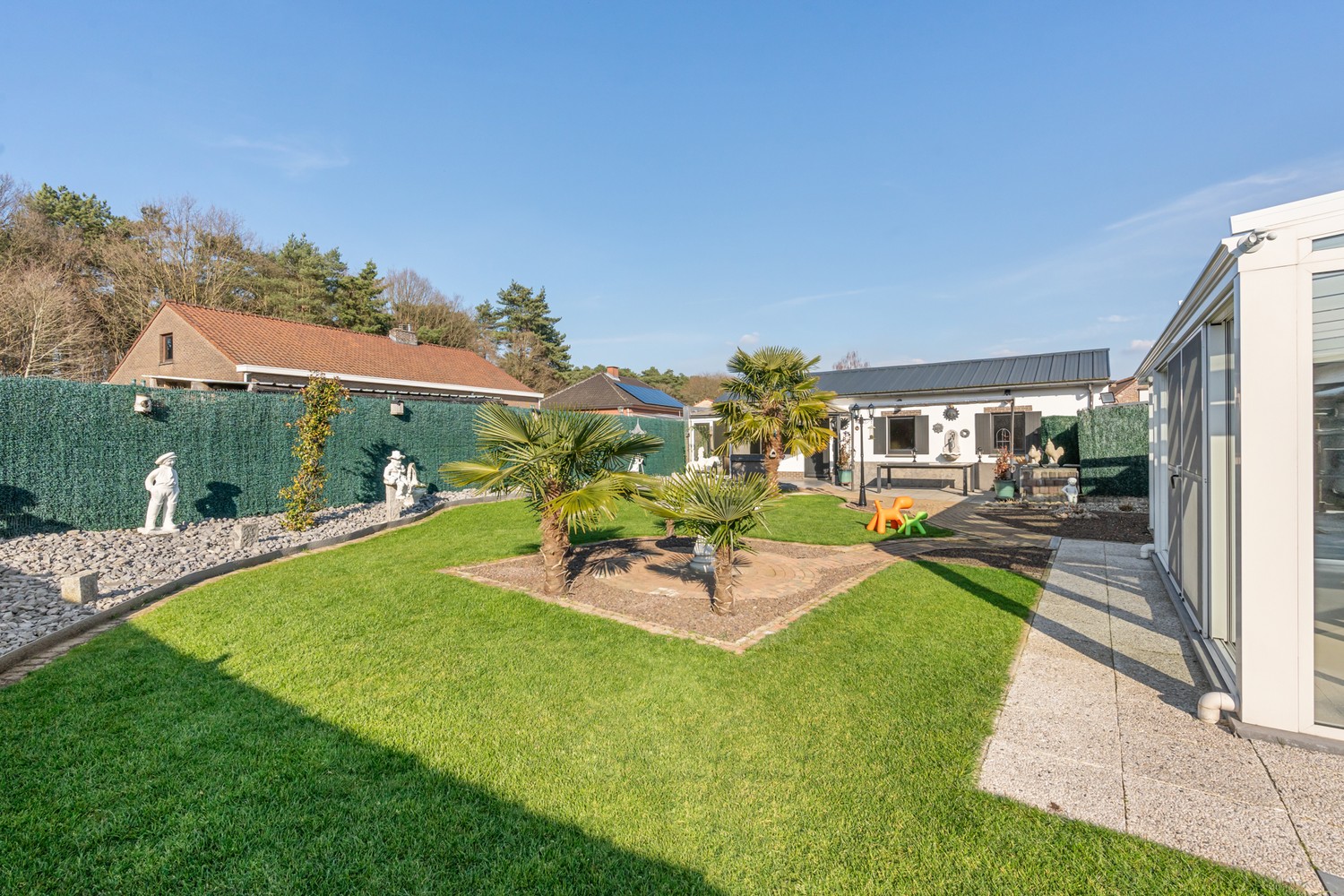 Instapklare woning op een ruim perceel met veel mogelijkheden - foto 4