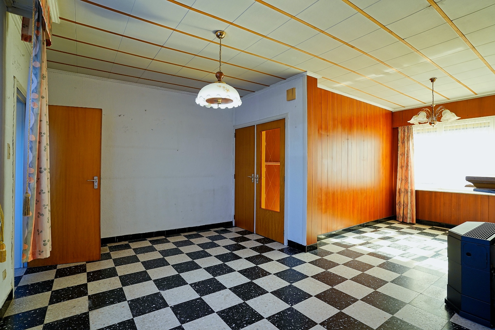 Te renoveren woning met veel potentieel - foto 2