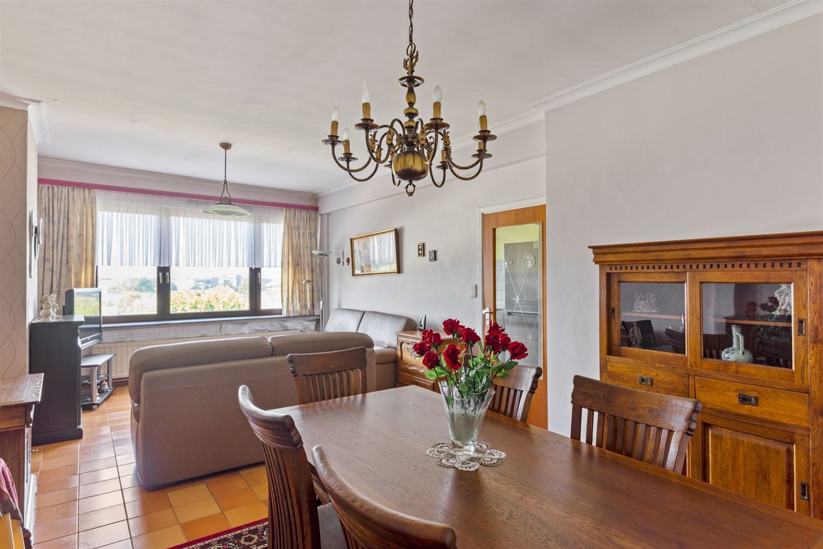 Centraal gelegen appartement met panoramisch zicht. - foto 3