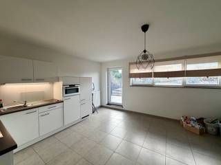 Gezellig nieuwbouwappartement op de 1ste verdieping in het hartje van Tienen.Winkels, openbaar vervoer en station bevinden zich op wandelafstand.Het...