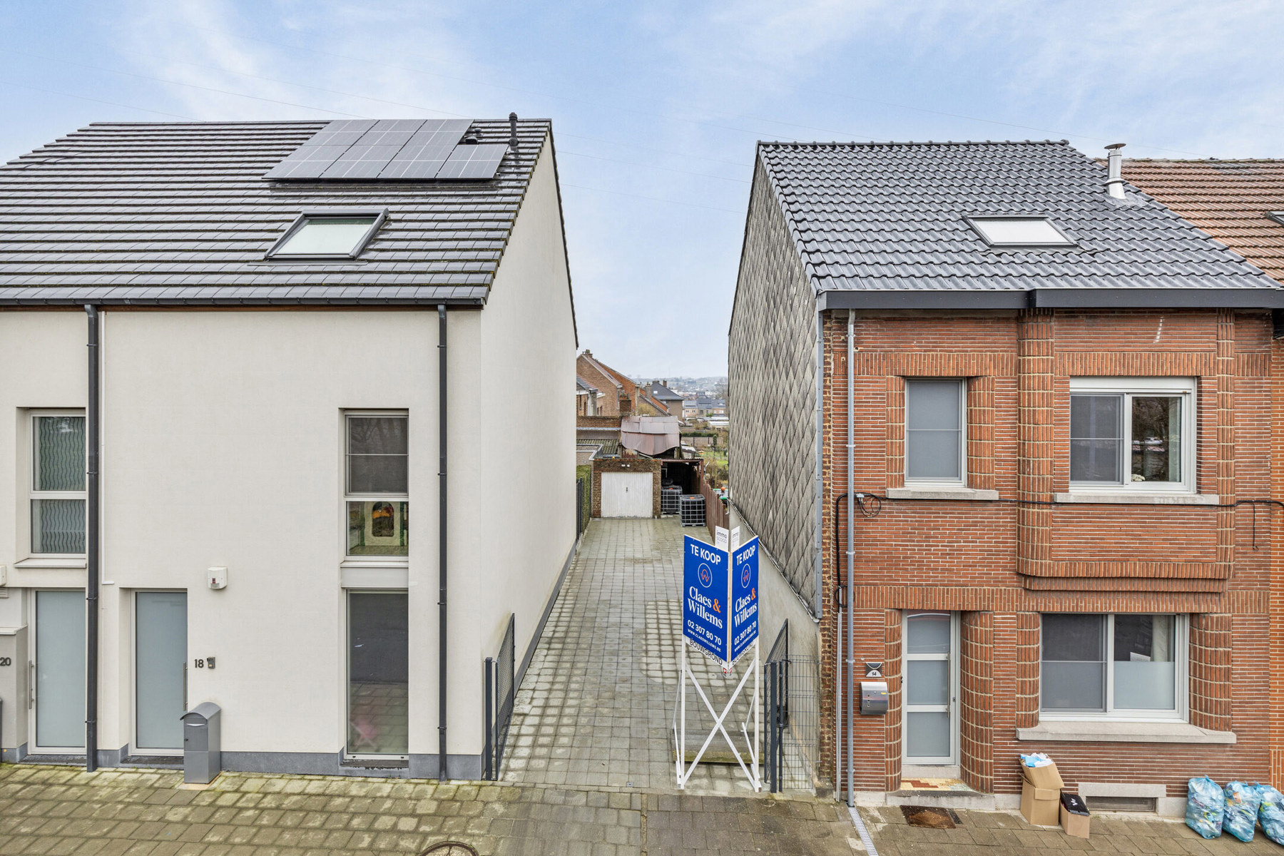 Bouwgrond met tal van mogelijkheden in een rustige buurt - foto 1