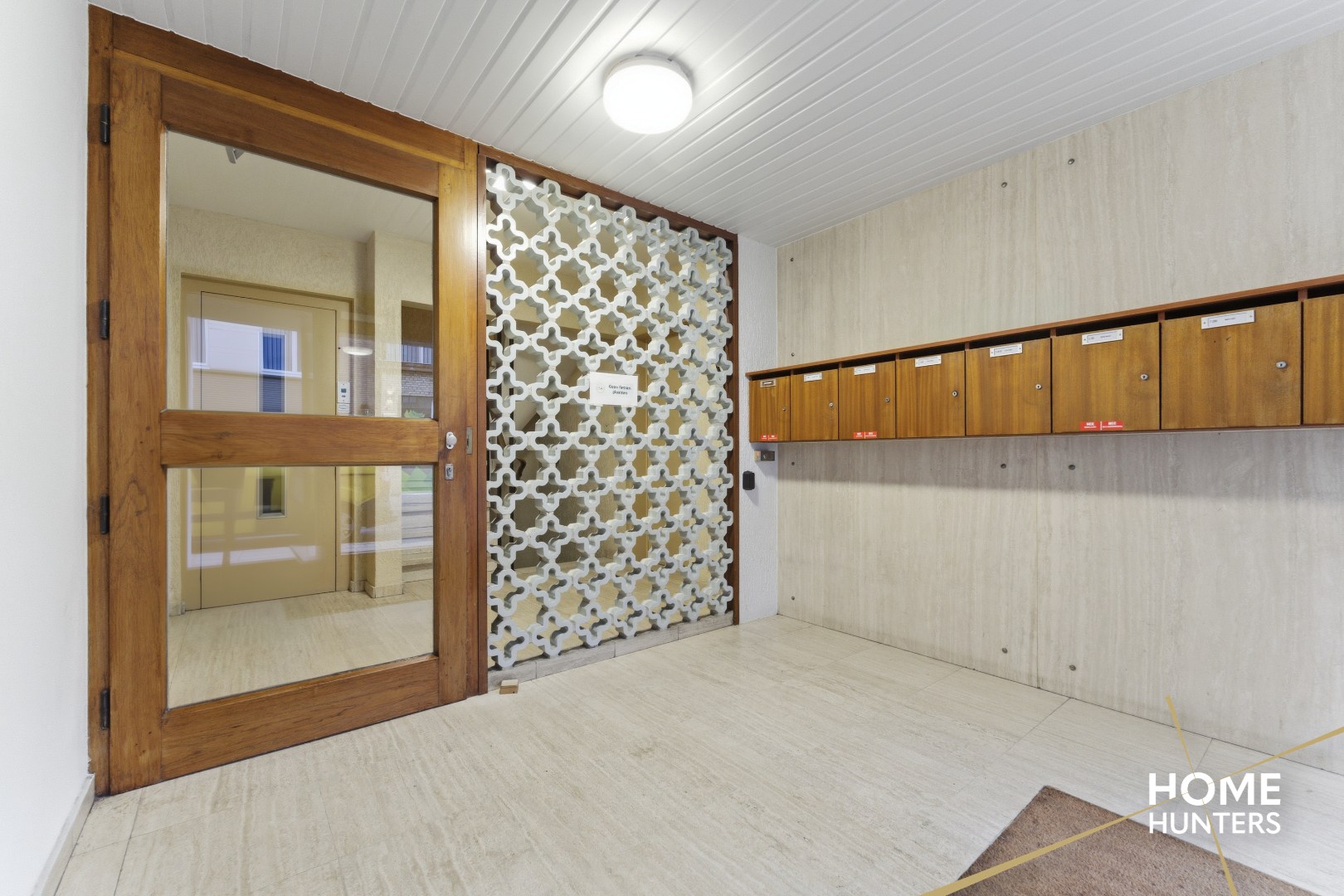 Ruim en lichtrijk te renoveren appartement met 3 slaapkamers op uitstekende locatie te IEper - foto 3