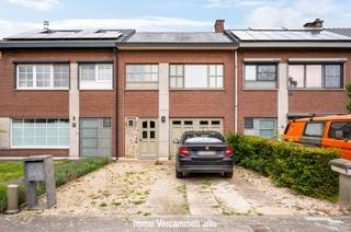 Verzorgde gezinswoning, gelegen op een ware A-locatie te Sint-Katelijne-Waver, een rustige, doodlopende & kindvriendelijke straat. Deze gezellige...