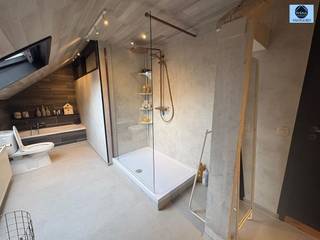 ZEER LEUKE WONING MET 5 SLAAPKAMERSRichtprijs: 266.900 euro Sfeervolle woning met karaktervolle elementen en warme afwerking. Ruime leefruimte met...
