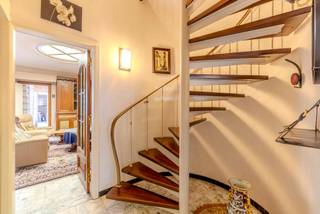 Pal in het centrum van Gierle kan je dit zeer ruime, te renoveren handelshuis vinden op een perceel van 492m²! Kortom de ideale...