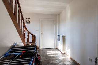 Huurprijs: 1.250 EUR per maandKosten plaatsbeschrijving zijn 50/50 te betalen door huurder en verhuurderHuurwaarborg = 3 maanden huurBeschikbaar: In...