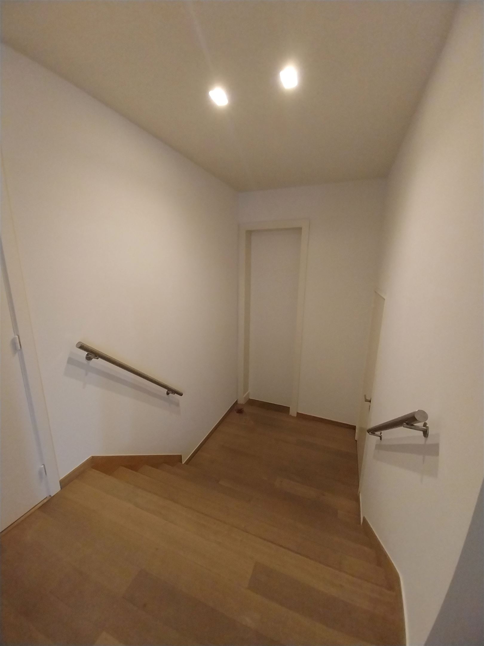 TE HUUR: Ruim appartement met 3 slaapkamers te Genk! - foto 2