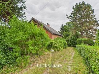 GENVAL - Ontdek op een steenworp afstand van het meer van Genval en het winkelcentrum Mazerine, in een rustige, aangename straat, deze...