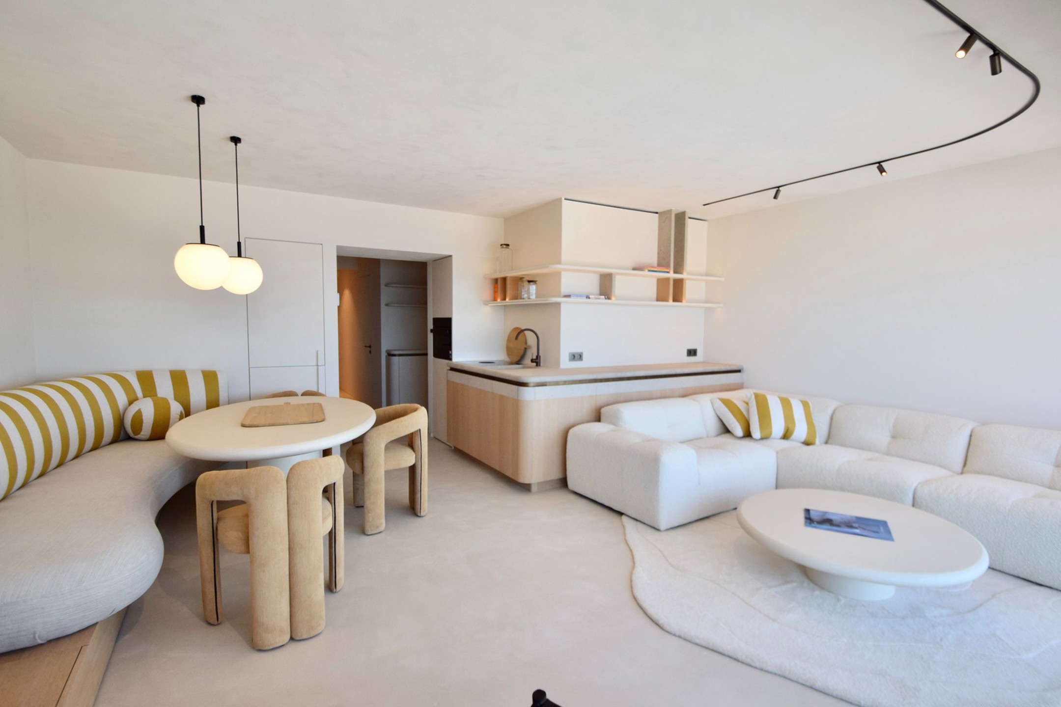 Fantastisch gerenoveerd appartement met zeezicht gelegen tussen het Lichttorenplein en het Albertplein - foto 3