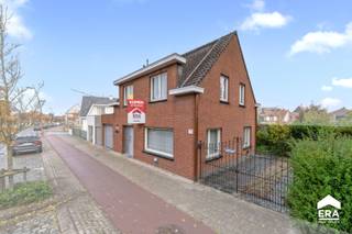 [[ DIT PAND NEEMT DEEL AAN DE ERA OPEN HUIZEN DAG OP 6/12 VAN 14:30 TOT 15:30 ]]Over de woningDeze halfopen woning aan de Westlaan in Roeselare biedt...