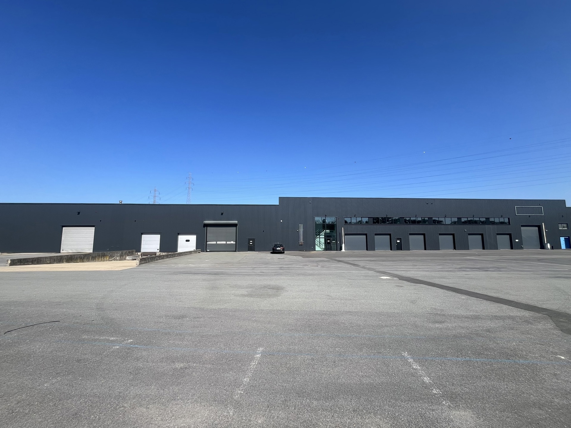 Commercial for rent in Sint-Niklaas - photo 1
