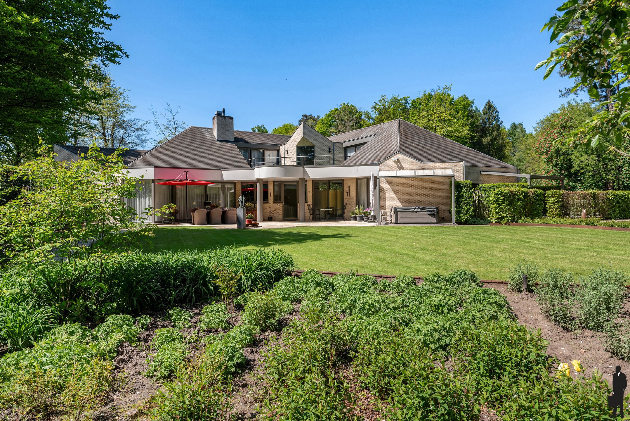 Residentiële villa op hoekperceel van ca. 2.452m² - foto 1