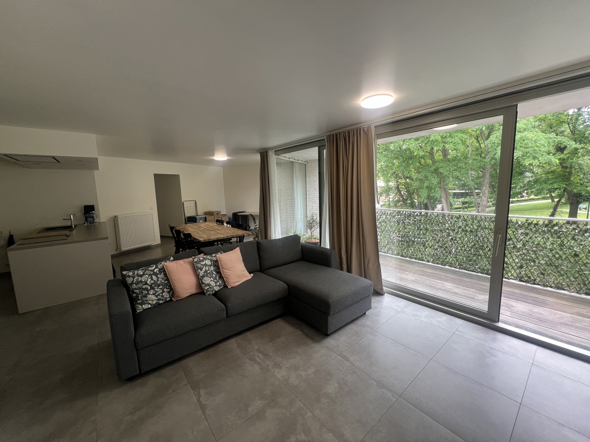 Ruim appartement met uniek groen uitzicht in hartje Genk - foto 3