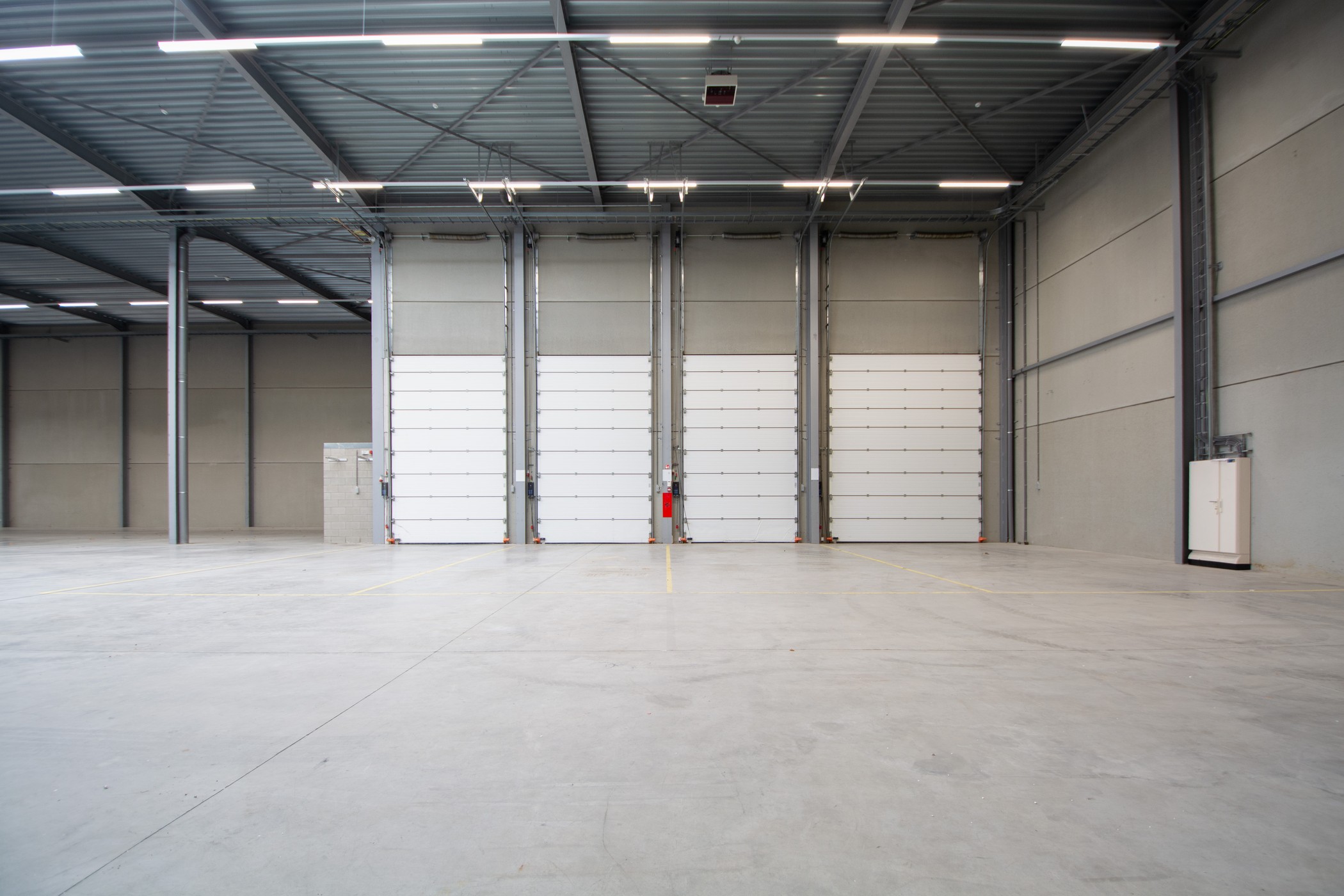 Uniek bedrijfsgebouw (2.612m²) te koop IZ De Pluim in Zwevegem - foto 5