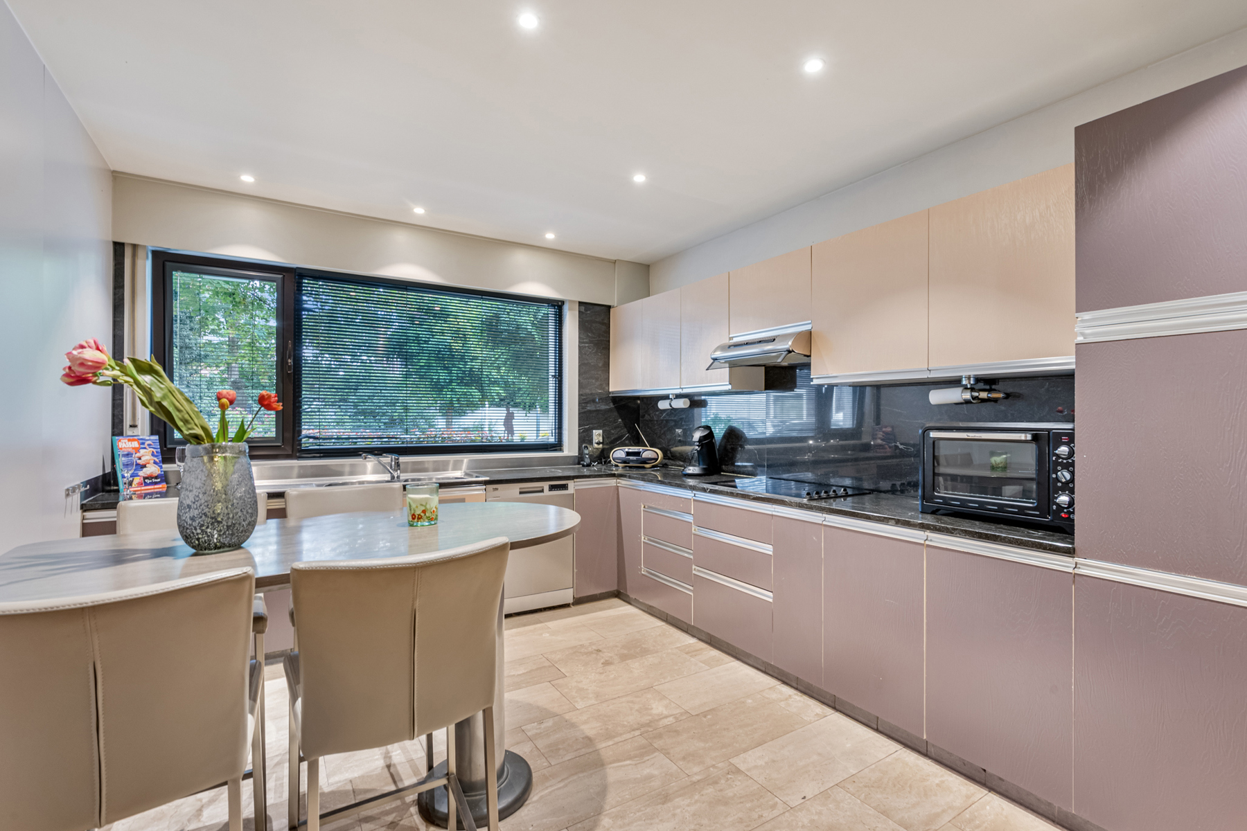 Rustig gelegen, ruime woning met dakterras - foto 4