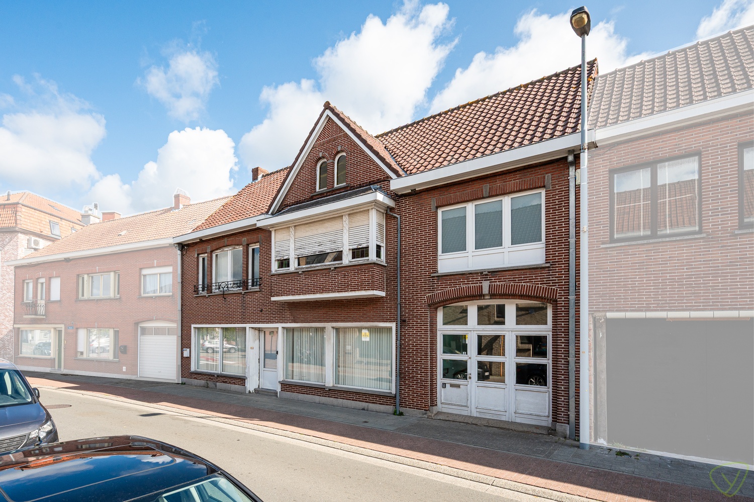 Woning met winkelruimte te koop in het centrum van Ursel - foto 1