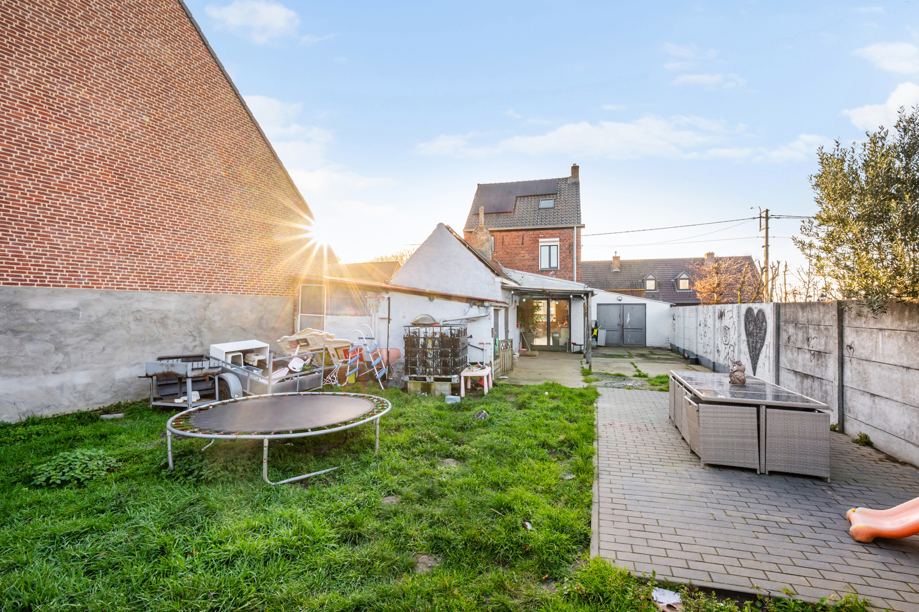 Ruime woning (5 slpks) met garage en tuin - foto 1