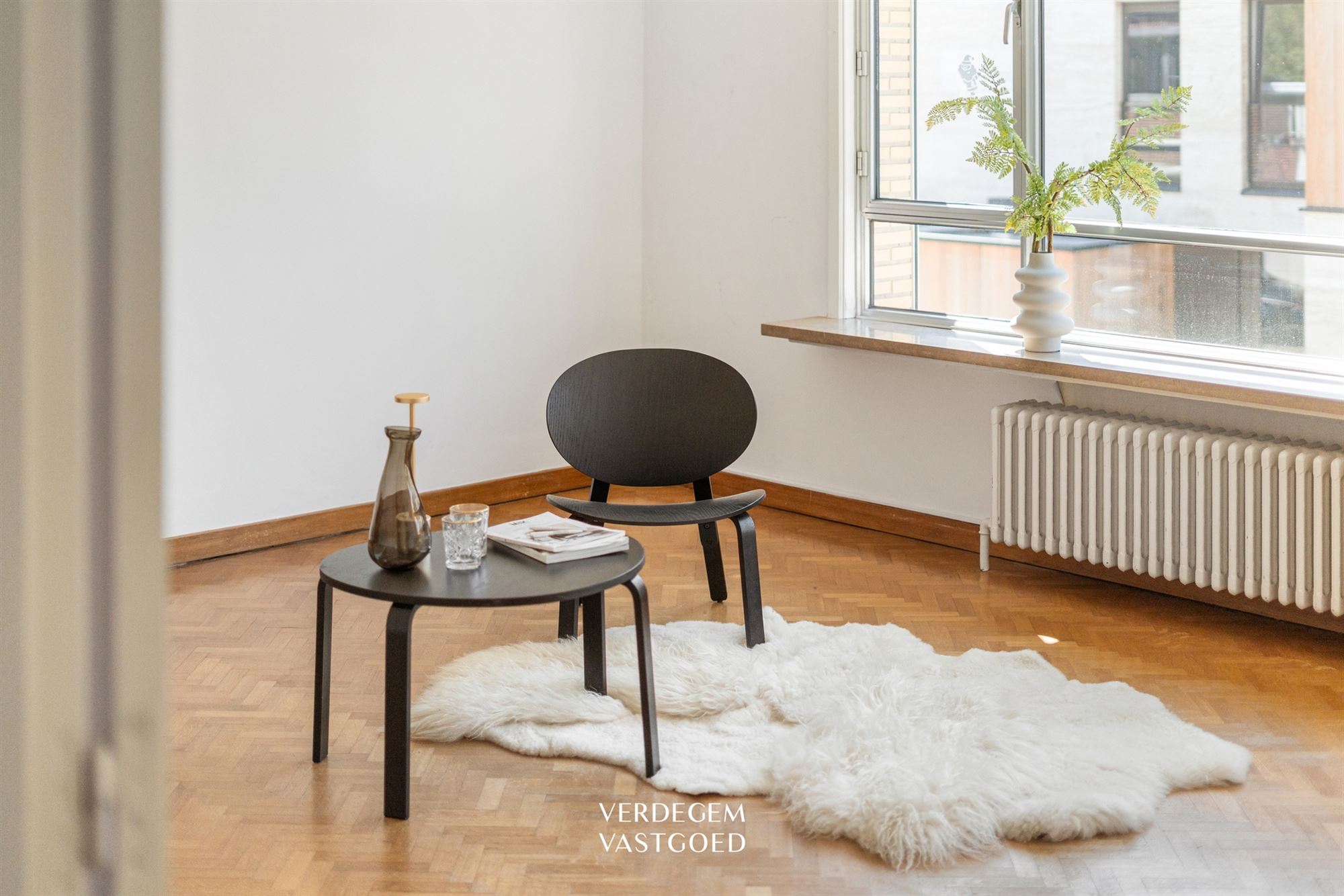 Lichtrijk en ruim appartement met 2 slaapkamers, terras en garage - foto 4