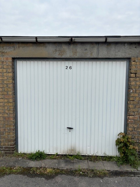 centraal gelegen, gemetste garage in garagecomplex (er zijn er nog 6 beschikbaar en worden individueel verkocht) - photo 4