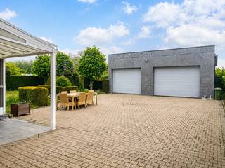 Deze verzorgde en zeer gezellige woning biedt een praktische indeling en heel wat mogelijkheden. Zo instapklaar, zonder werk aan. Praktische...