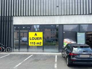 Surfaçe commerciale - 115 m2 à louer. (Horeca ou services)SHOPPING LESSINES.6800 m² de magasins, grand parking 150 plaçes. Situé le long de la N57,...