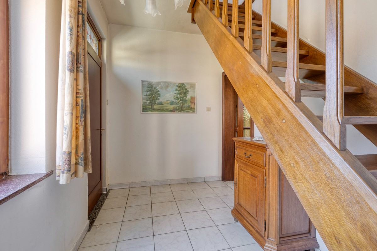 Te renoveren woning met veel potentieel op rustige ligging - photo 3