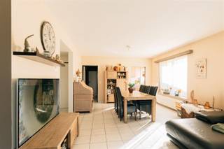 APPARTEMENT AU REZ-DE-CHAUSSÉE AVEC JARDIN ENSOLEILLÉCet appartement au rez-de-chaussée combine espace, lumière et un grand jardin ensoleillé pour en...