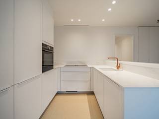 In een gewilde wijk van Ukkel, in de onmiddellijke nabijheid van transport en winkels van Fort Jaco, nieuw appartement op de eerste verdieping met...