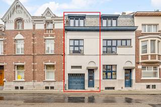 Gelegen in de rustige Donystraat, op wandelafstand van de Grote Markt, winkels, scholen en het station, combineert deze woning een centrale...