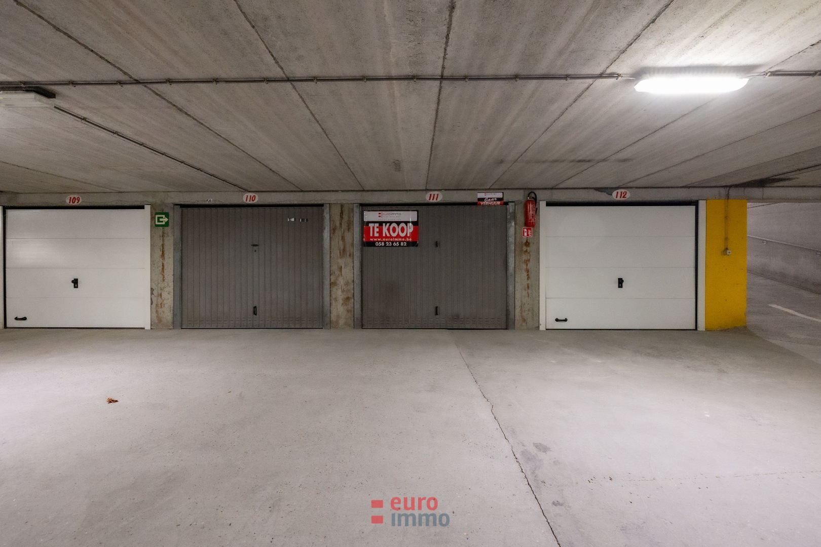 Gesloten garagebox op uiterst centrale ligging te koop! - foto 1