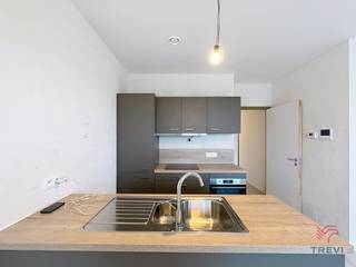 ANDERLECHT: Vlakbij het Erasmusziekenhuis en alle voorzieningen, eerste bewoning, mooi appartement met 2 slaapkamers van +/- 87 m².Op de 3e...