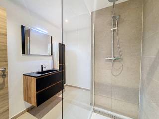Lichtrijk appartement in het hartje van Tienen.Dit appartement ligt in een zeer rustig gebouw op het eerste verdiep. Bij het binnenkomen valt de...