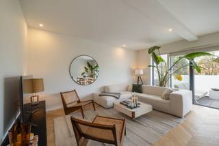 Locatie Dit exclusieve appartement bevindt zich in het hart van Mortsel, op wandelafstand van de levendige Statielei. Gelegen op de 1ste...