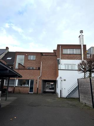 Op zoek naar een eigen plek waar je helemaal jezelf kan zijn? Dan zou dit 1-slaapkamer dakappartement op de 2de verdieping zomaar eens jouw...