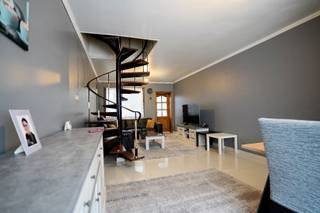 Deze verzorgde woning kopen is gewoon je meubels zetten en klaar… Om de 4e slaapkamer te maken is een gyprocwand als scheiding voldoende. Het dak...
