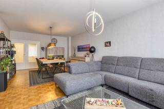 This turnkey apartment of 91 m² is located on the second floor of a conveniently located building in Deurne. You enter in the entrance hall...