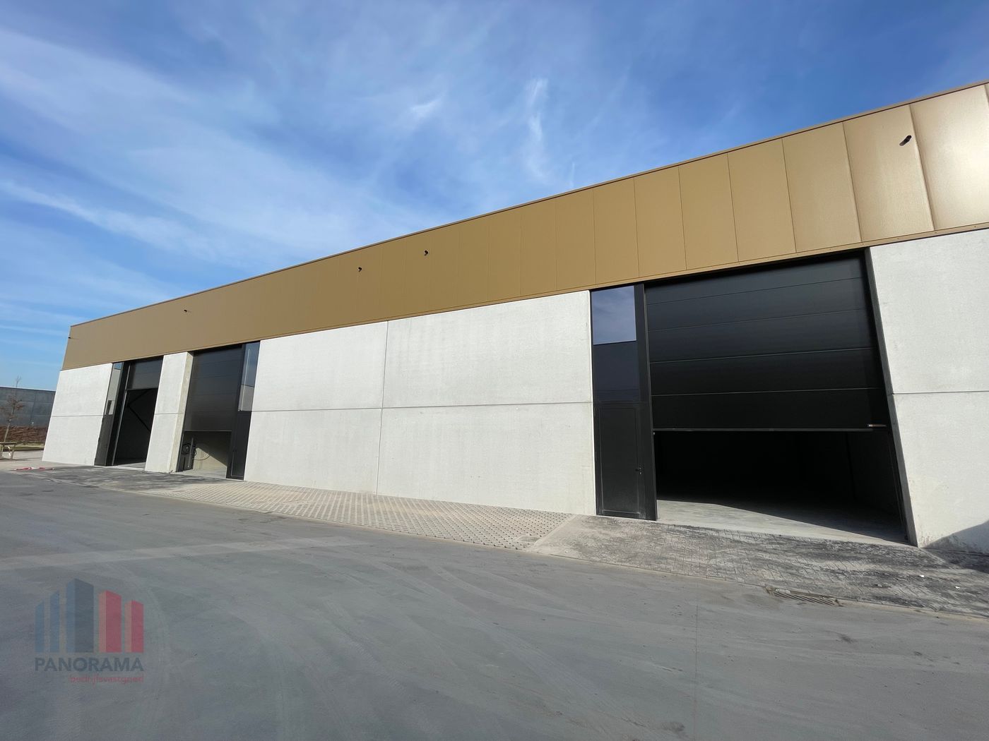 Nieuwbouw KMO-unit van 909 m² nabij de E403 - photo 1