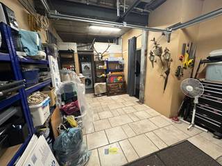 Centraal gelegen, energiezuinige (energielabel A), ruime woning met kelder, garage, 3 grote slaapkamers, mooi terras, grote tuin met...
