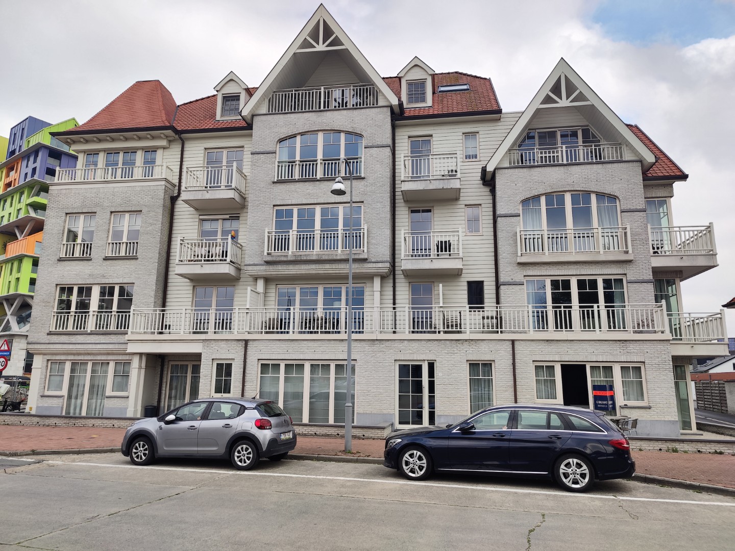 Ruim en recent gelijkvloers appartement in het centrum - foto 1